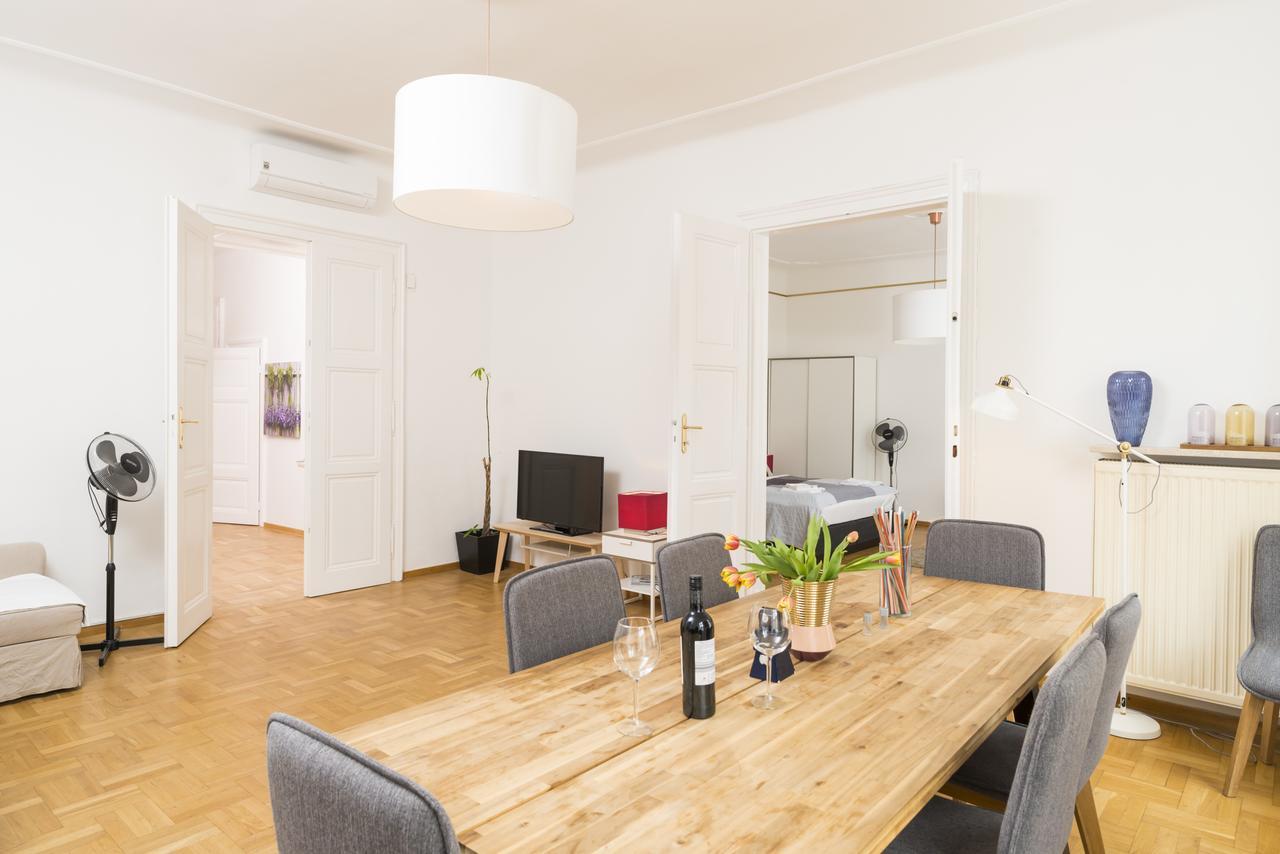 De Luxe Staatsoper Apartment *